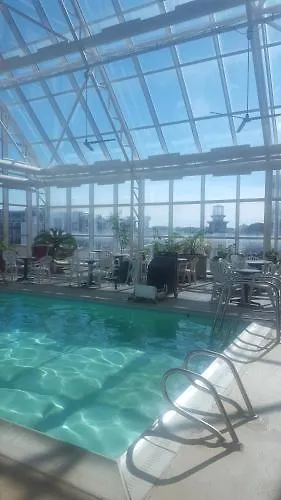 Four Sails Resort Virginia Beach